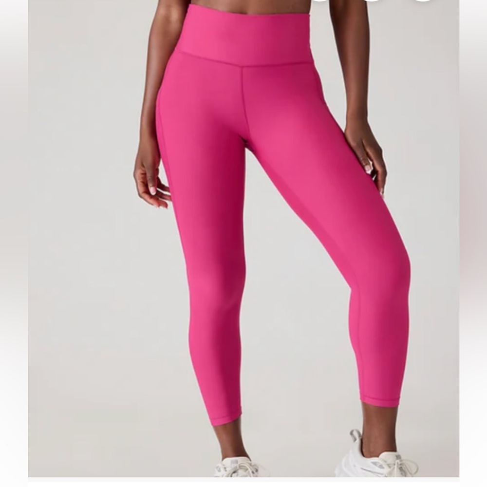 NWT pink Interval Stash 7/8 tight